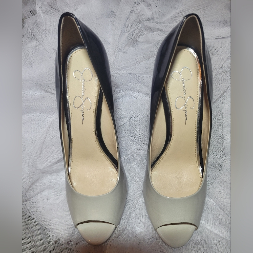 2/$30 Jessica Simpson Black and Grey Ombre Heels 👠 Size 9.5 Used .nice